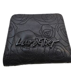 Betsey Johnson Luv Johnson Black floral rose wallet whimsigoth